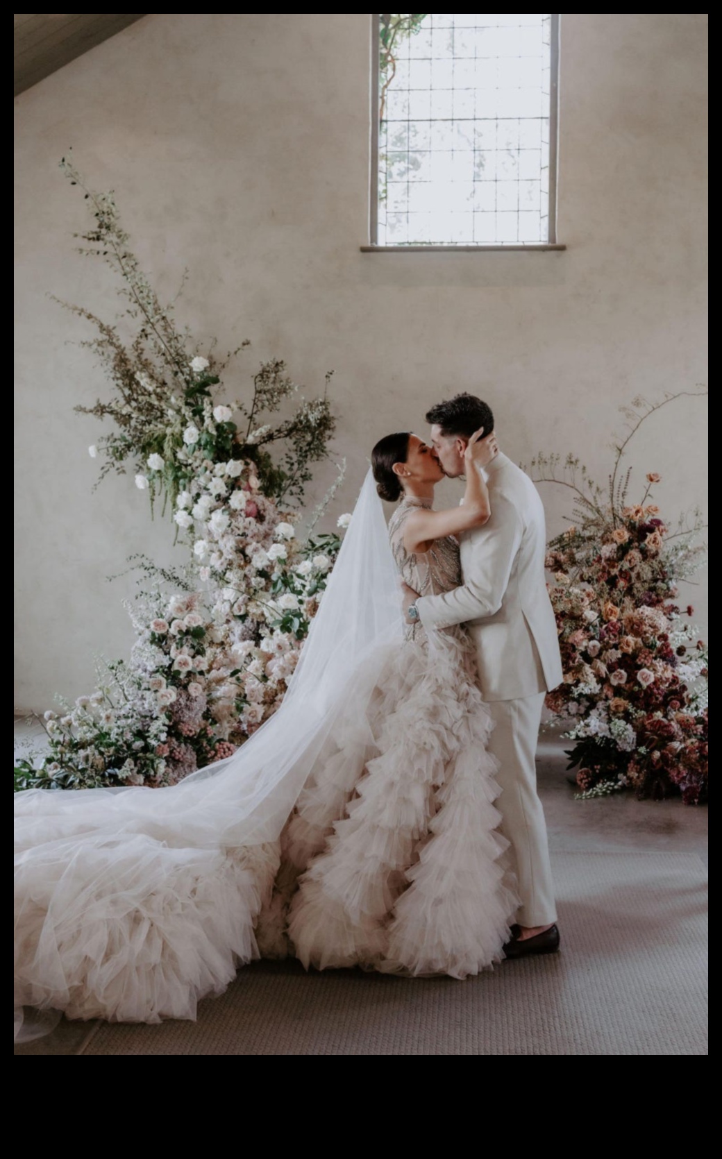 Eleganta romantika: līgavas tērpa ikonas