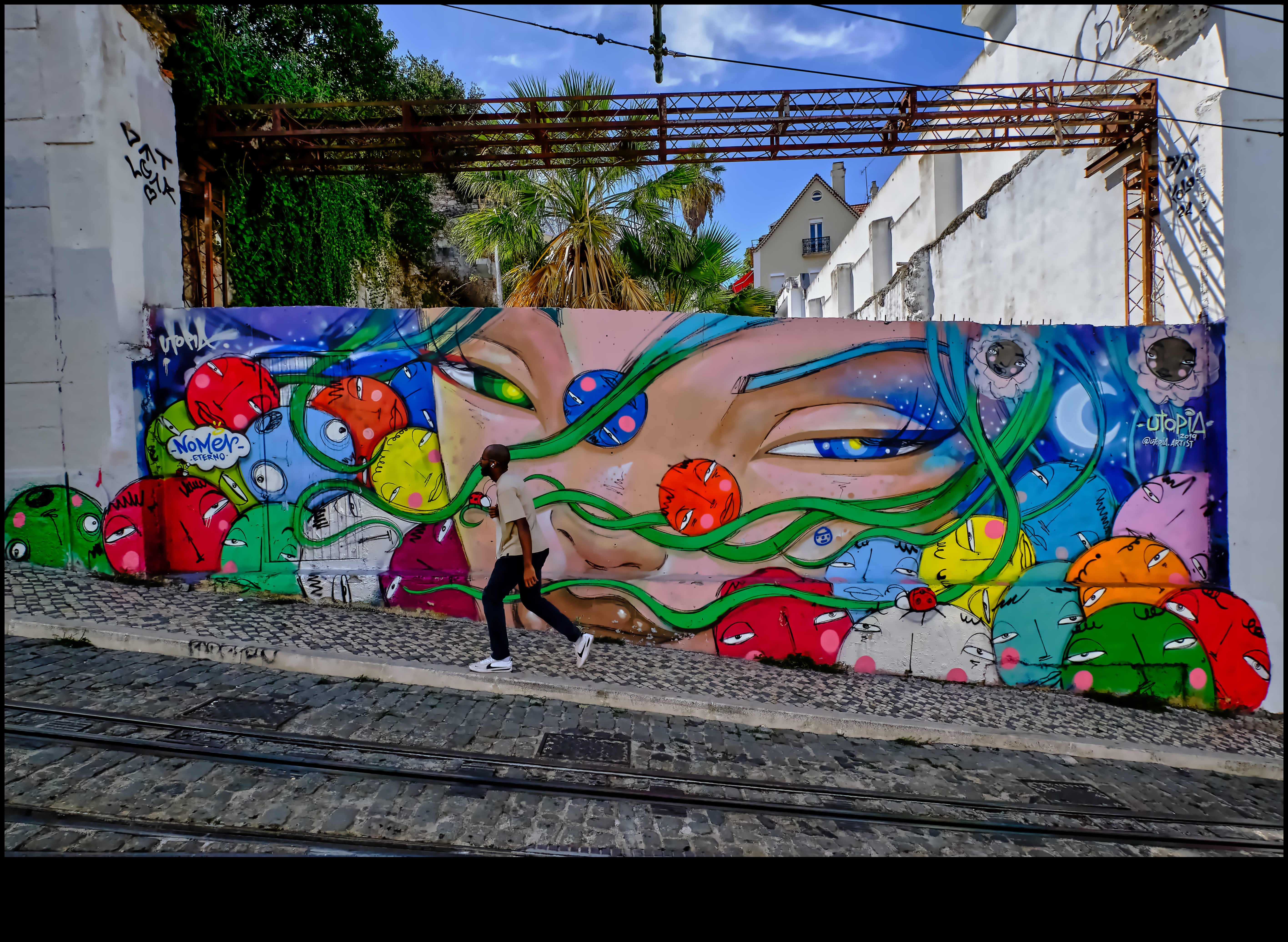 Urban Utopia: Navigācija pilsētas dinamikā, izmantojot ielu fotogrāfijas stilus