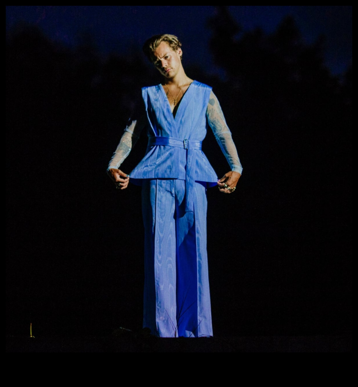 Fluid Fashion: aptverošas kustības apģērbu dizainā