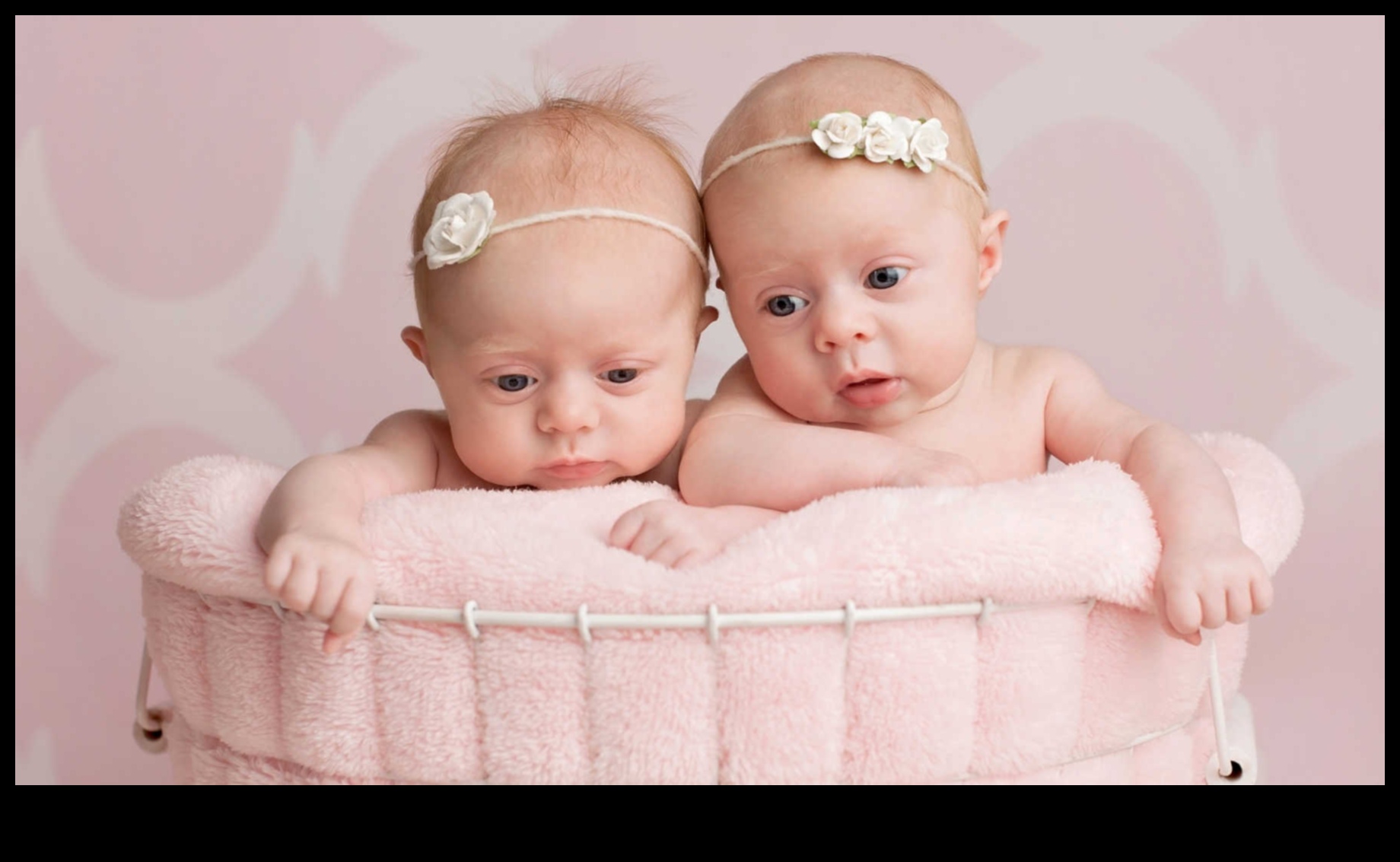 Žilbinoši dueti: papildu dvīņu mazuļu vārdi